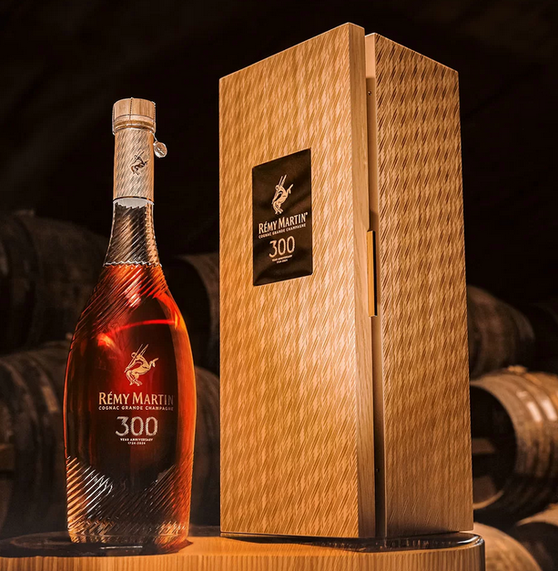 cognac%20remy%20martin%20coupe%20300th%20anniversary%20limited%20edition.png